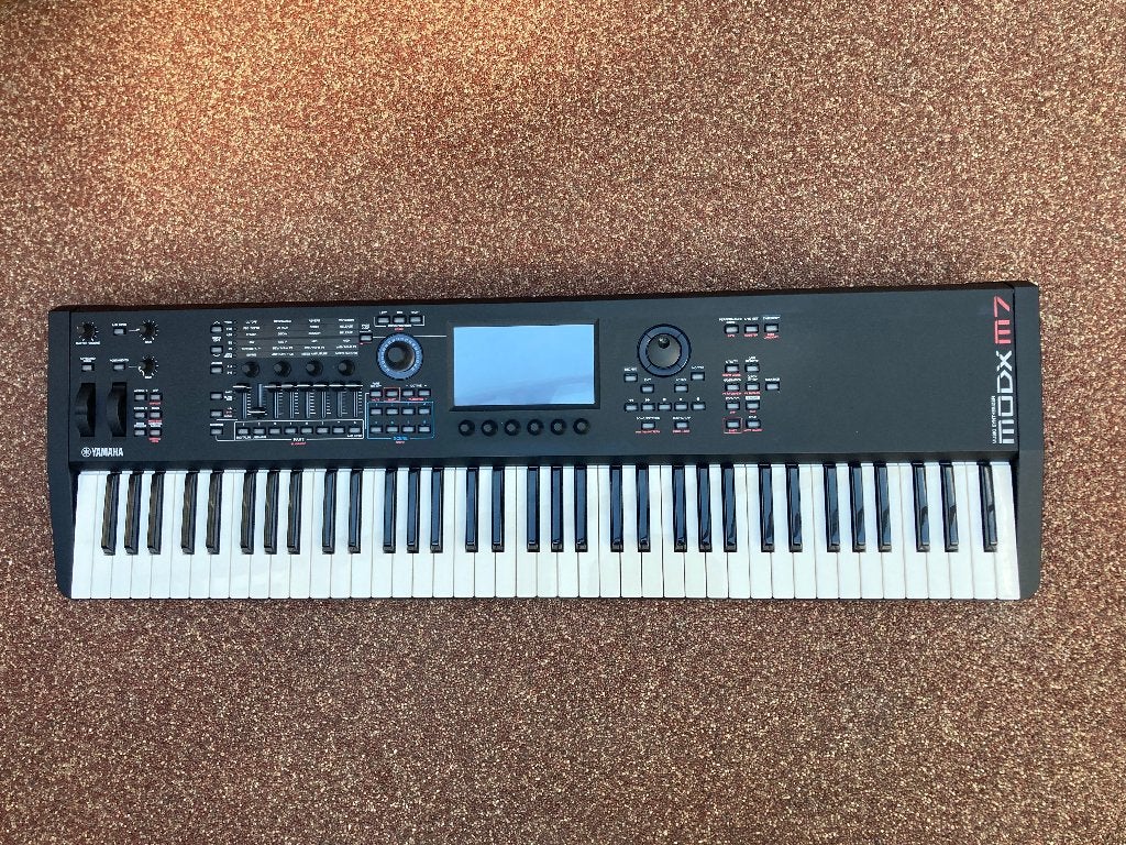 Yamaha Modx M7 Incl. originele tas en sustain pedaal, Muziek en Instrumenten, Ophalen, Yamaha, Zo goed als nieuw, Met koffer of flightcase