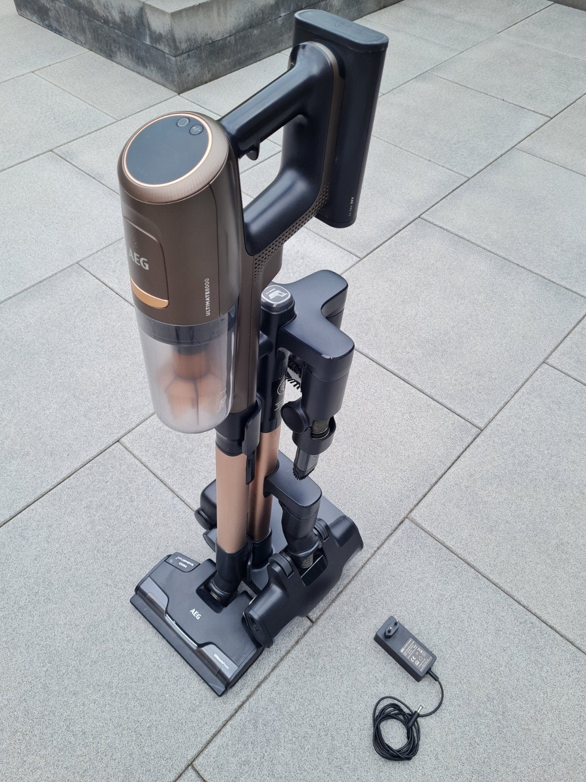Te koop AEG steel stofzuiger  ( ULTIMATE 8000 ) compleet ., Ophalen of Verzenden