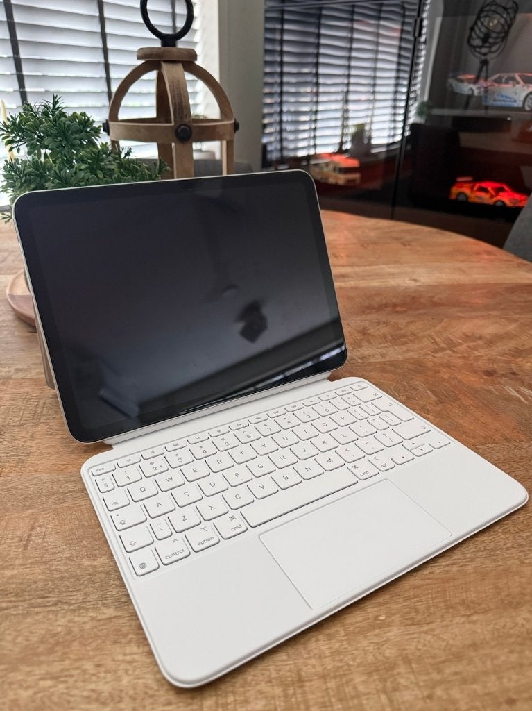 Apple iPad (2022/2024) Magic Keyboard Folio, Nederlands, Computers en Software, 11 inch, Bescherming voor- en achterkant, Ophalen of Verzenden