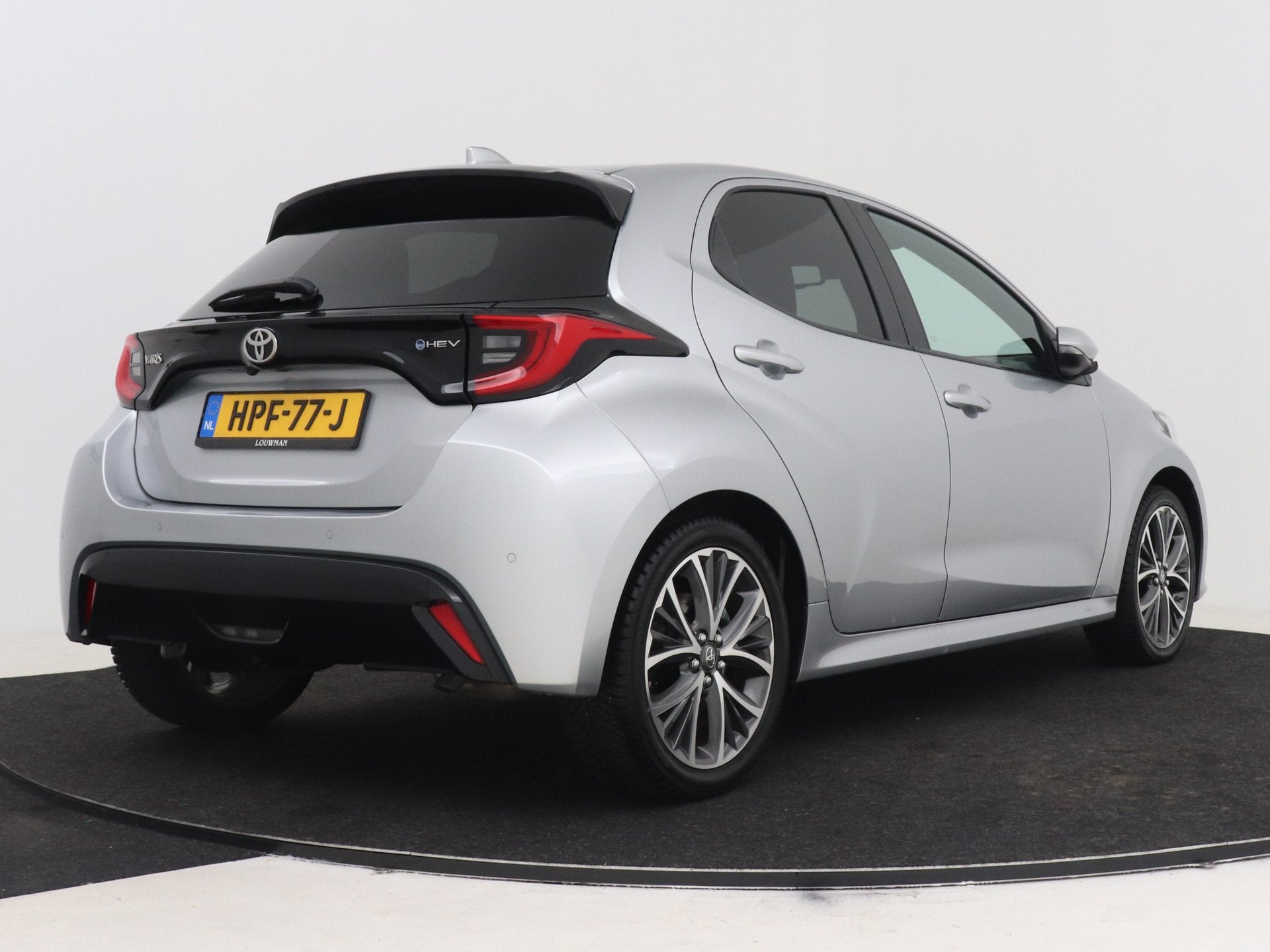 Toyota Yaris 1.5 Hybrid 130 Launch Edition | JBL | Head-Up D, 12 maanden, 450 kg, Gebruikt, Hybride Elektrisch/Benzine