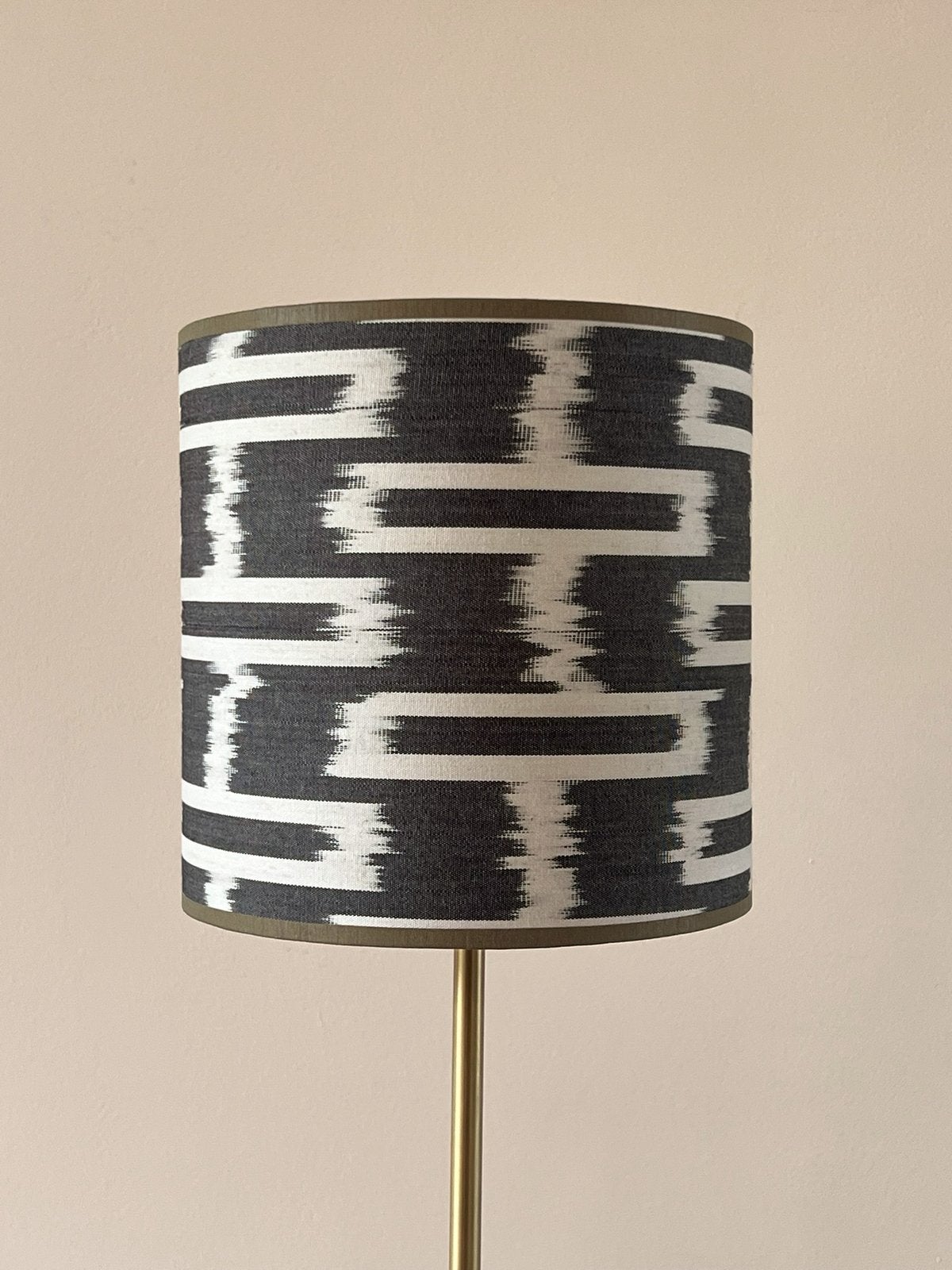 Zwart witte lampenkap - 20x20 cm - unieke lampenkap, Huis en Inrichting, Zwart, Rond, Ophalen of Verzenden, Zo goed als nieuw