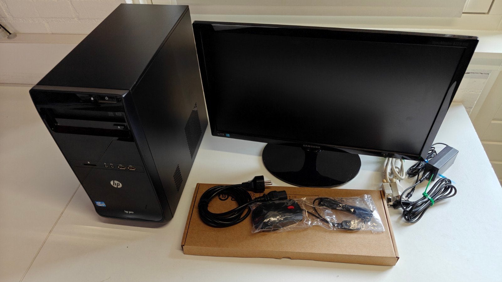HP PRO 3500M Desktop (Windows 11) met Samsung 22" monitor, Ophalen, Gebruikt, Met monitor, 8 GB