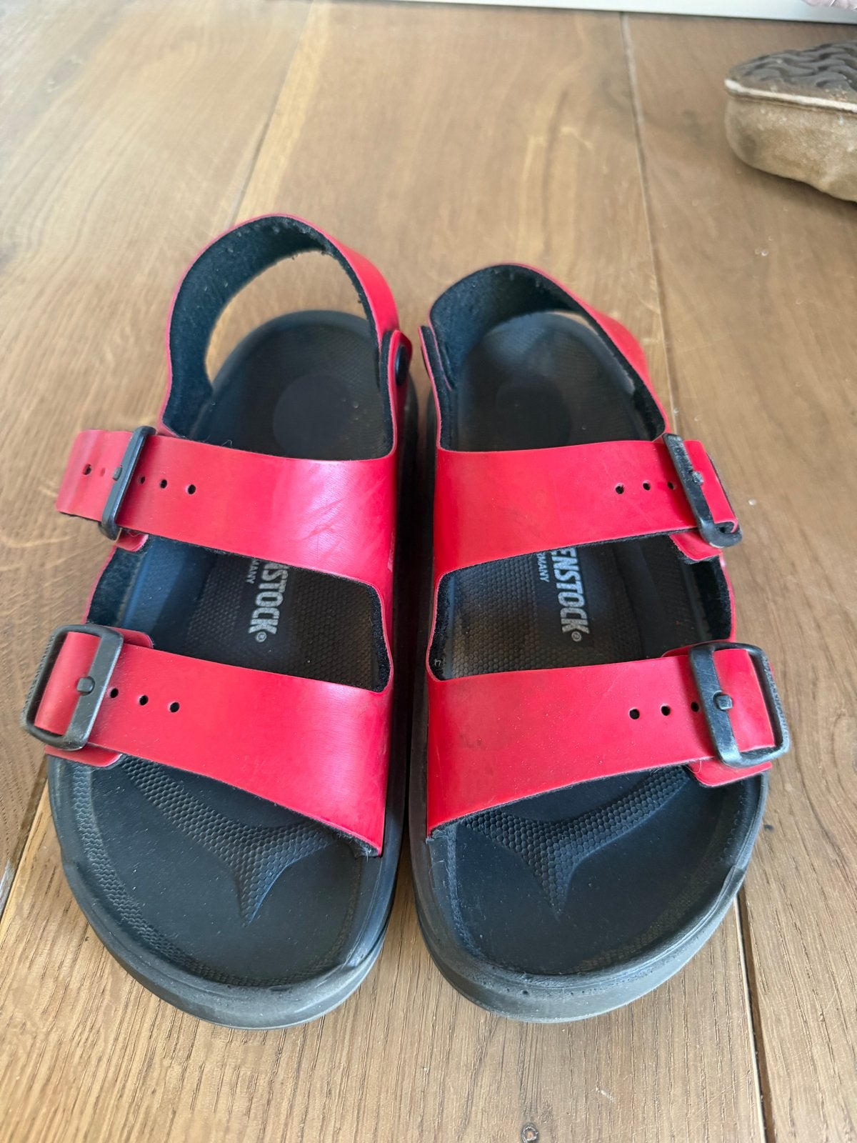 Rode Birkenstock sandalen - maat 35, Ophalen of Verzenden, Gedragen, Rood, Sandalen of Muiltjes