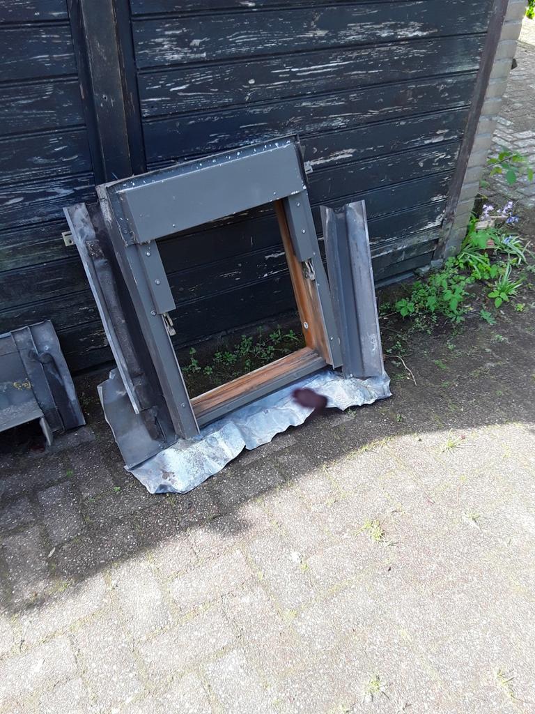 Velux dakraampje breed55 cm hoog70 cm, Ophalen of Verzenden, Minder dan 80 cm, Dakraam, 80 tot 120 cm
