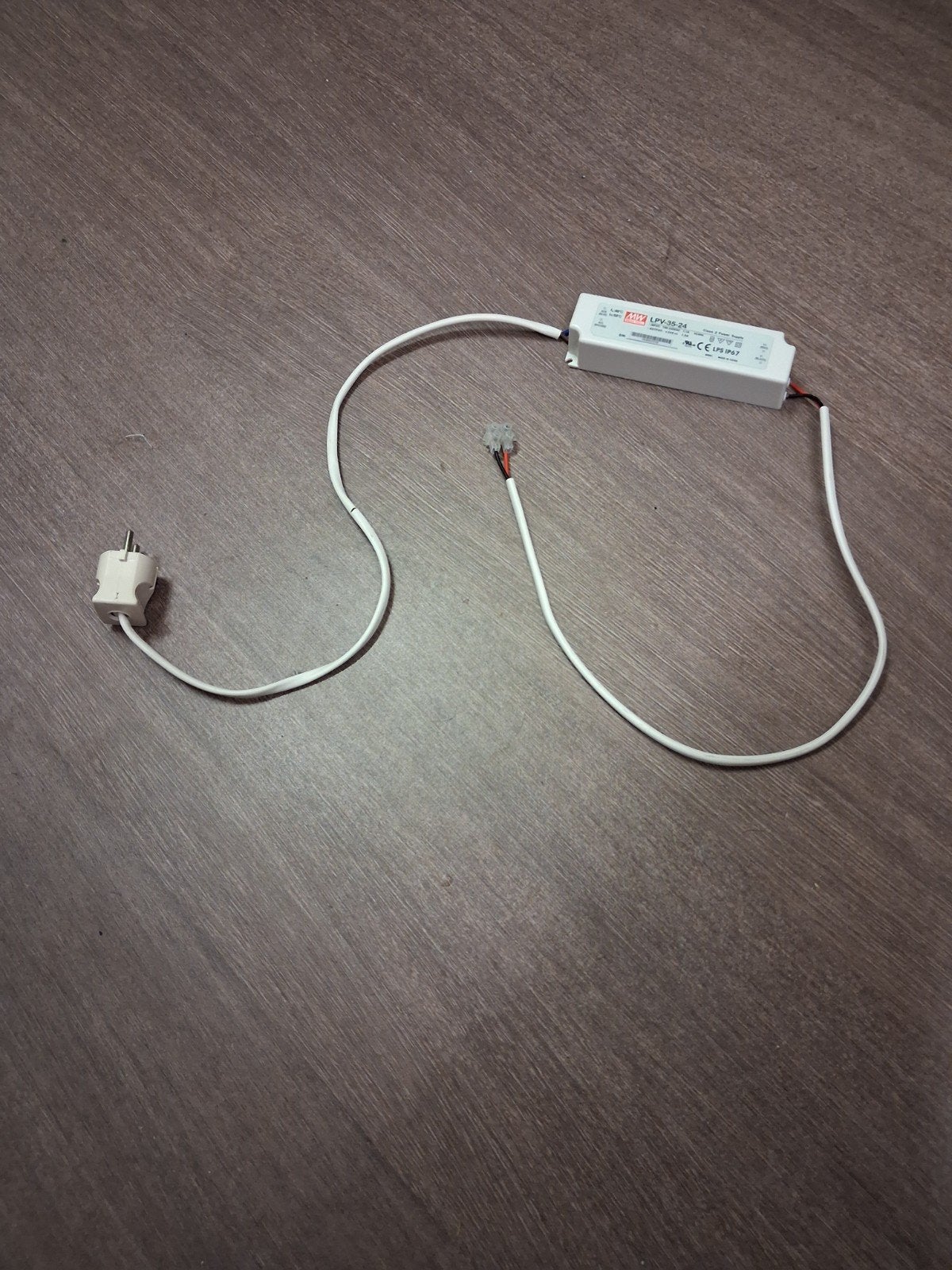 Gestabiliseerde 24 volt DC voeding, Ophalen of Verzenden, Zo goed als nieuw