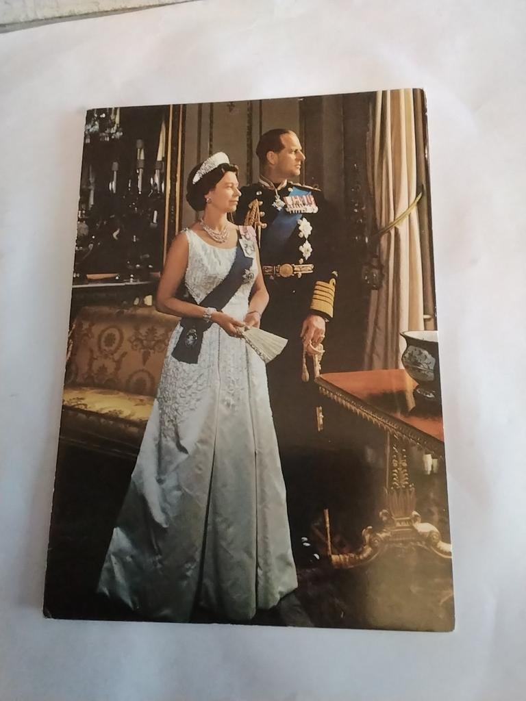 THE QUEEN AND  THE DUKE OF EDINBURGH, Ophalen of Verzenden, 1980 tot heden, Sterren en Beroemdheden