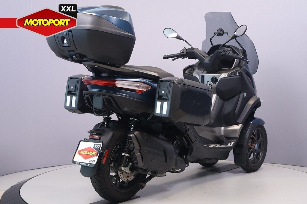 Piaggio MP3 530 EXCLUSIVE (bj 2024), Scooter, Bedrijf, Piaggio Vespa B.V., Minervum 7272
4817 ZM  Breda, NL