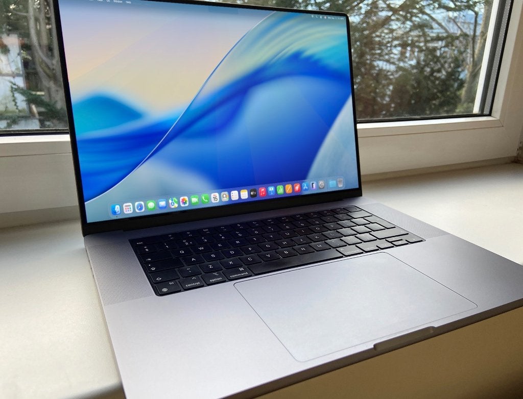 MacBook Pro 16 Inch M2 Pro 2023 | Als nieuw | Office + meer, Computers en Software, Cupertino, 512 GB, Zo goed als nieuw, Apple@apple.com