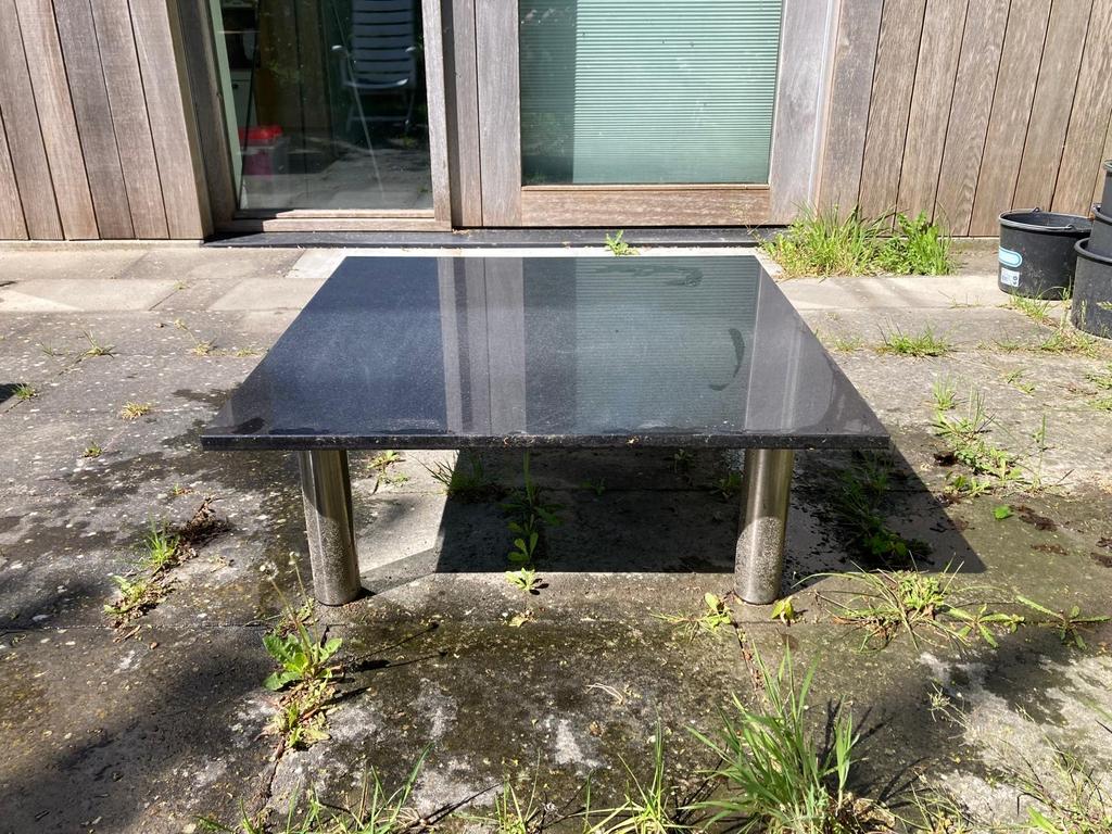 Zwarte marmeren salontafel met roestvrij stalen poten, Huis en Inrichting, Overige materialen, Gebruikt, Vierkant, Ophalen of Verzenden