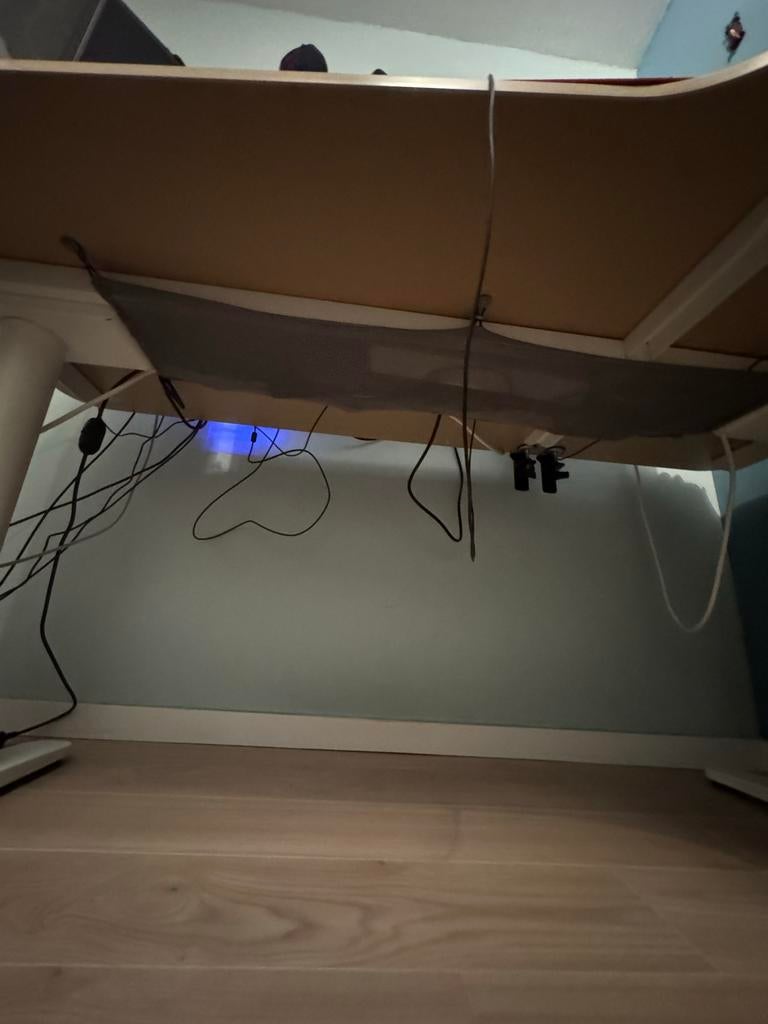 Elektrisch Verstelbaar Hoekbureau - Ergonomisch en Modern, Huis en Inrichting, Bureaus, Ophalen, Elektrisch, Gebruikt