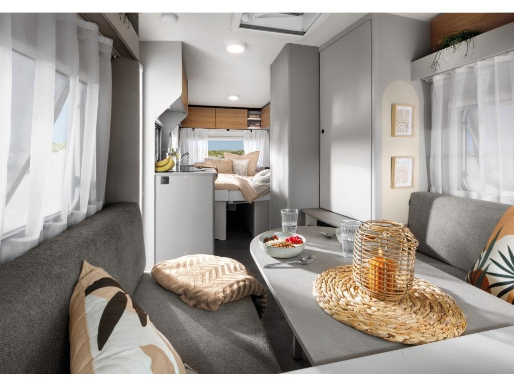 LMC Sassino 460 E, premium matrassen en 1360 kg en mover, Caravans en Kamperen, Standaardzit, Bedrijf, Schokbreker, 5 tot 6 meter