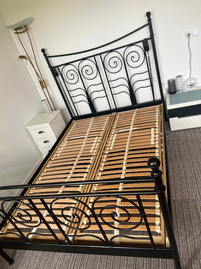 Bed elektrisch verstelbaar 140x200, Huis en Inrichting, Ophalen, Zwart, Tweepersoons, 140 cm