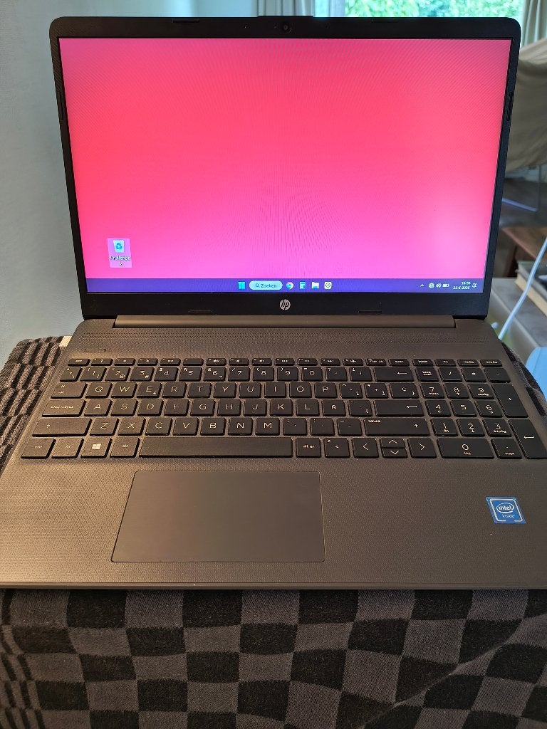 HP Laptop 15" scherm, Computers en Software, Windows Laptops, Gebruikt, 15 inch, HDD, Minder dan 2 Ghz, 4 GB, Met videokaart, Ophalen of Verzenden