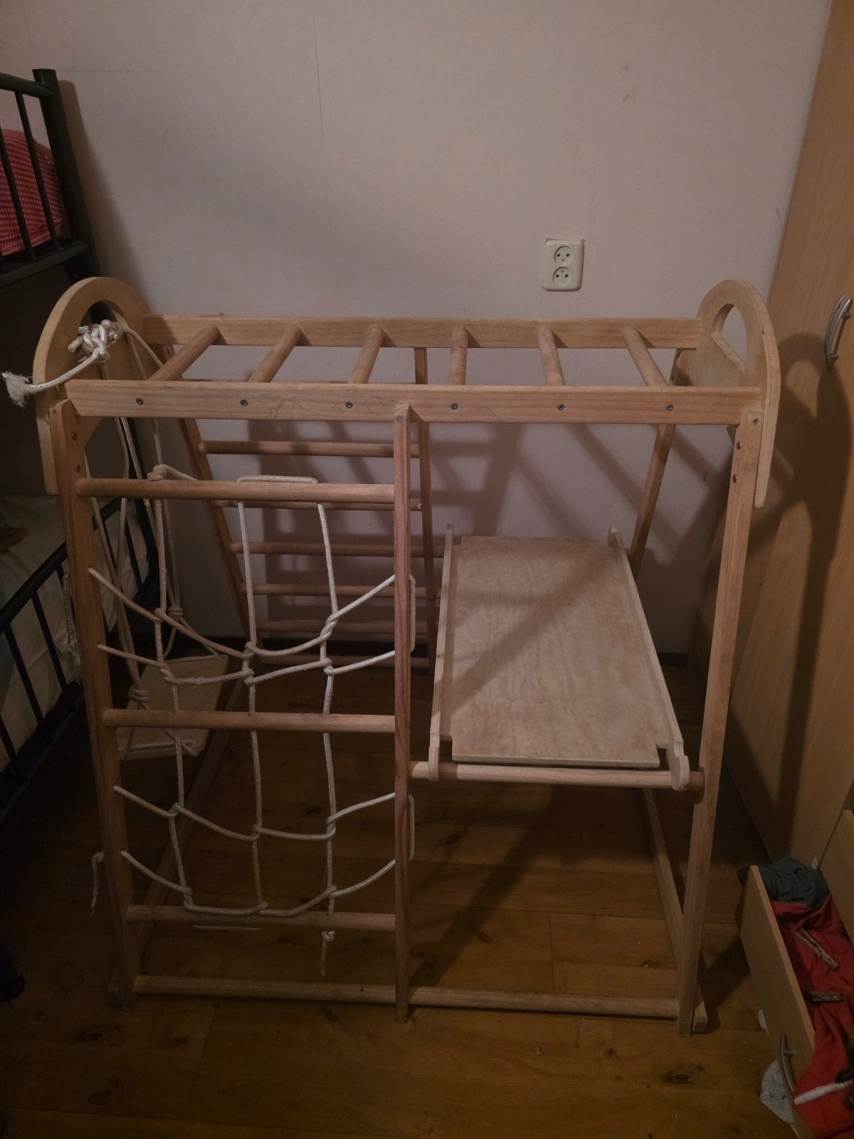 Houten Klimtoestel met Glijbaan en Klimnet voor Kinderen, Kinderen en Baby's, Ophalen of Verzenden, Gebruikt, Glijbaan