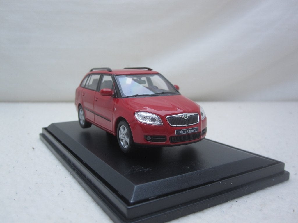 Skoda Fabia II Combi 2007 Rood 1:43 Abrex, Hobby en Vrije tijd, Modelauto's | 1:43, Nieuw, Auto, Overige merken, Ophalen of Verzenden