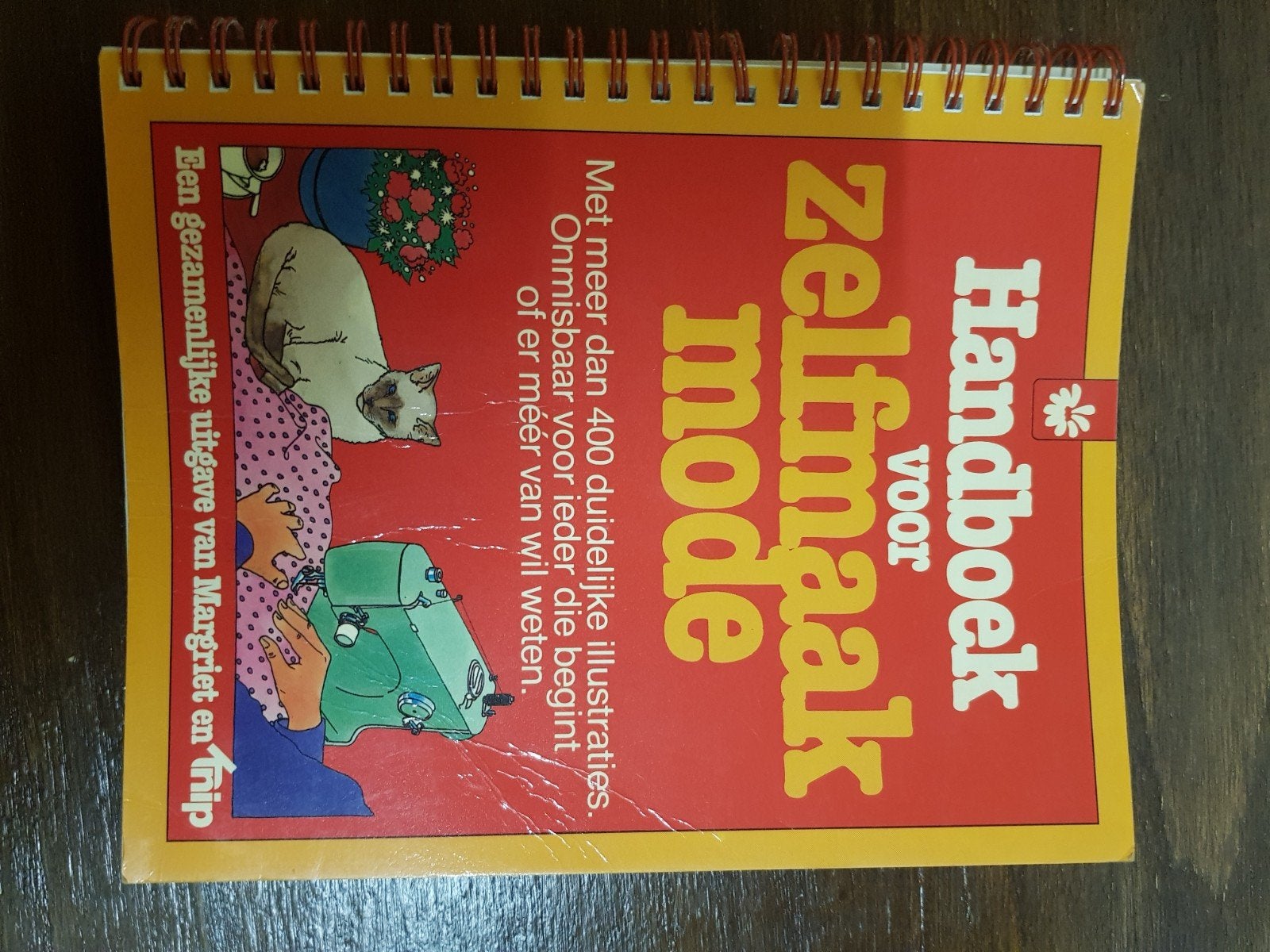 Handboek voor Zelfmaakmode - Margriet en Knip, Ophalen of Verzenden, Gebruikt, Overige typen