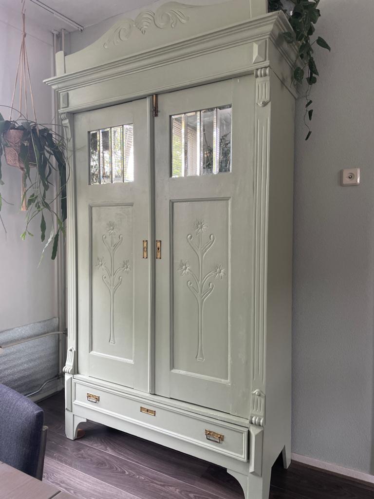 Salie groene voorraadkast met koof, 220x120x40 cm, Antiek en Kunst, Antiek | Meubels | Kasten, Ophalen
