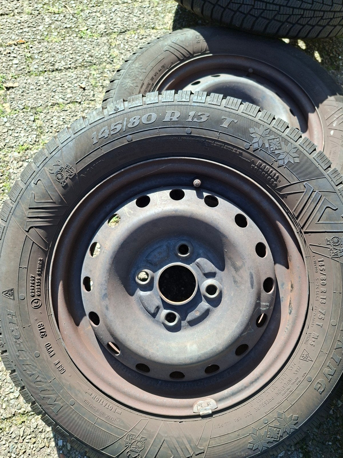 Viking Wintech winterbanden op stalen velg 145/80 R13, Ophalen, Gebruikt, Banden en Velgen, Winterbanden