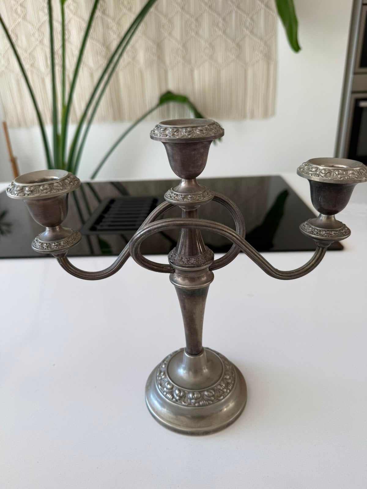Sierlijke verzilverde kandelaar voor 3 kaarsen, Ophalen, Zilver