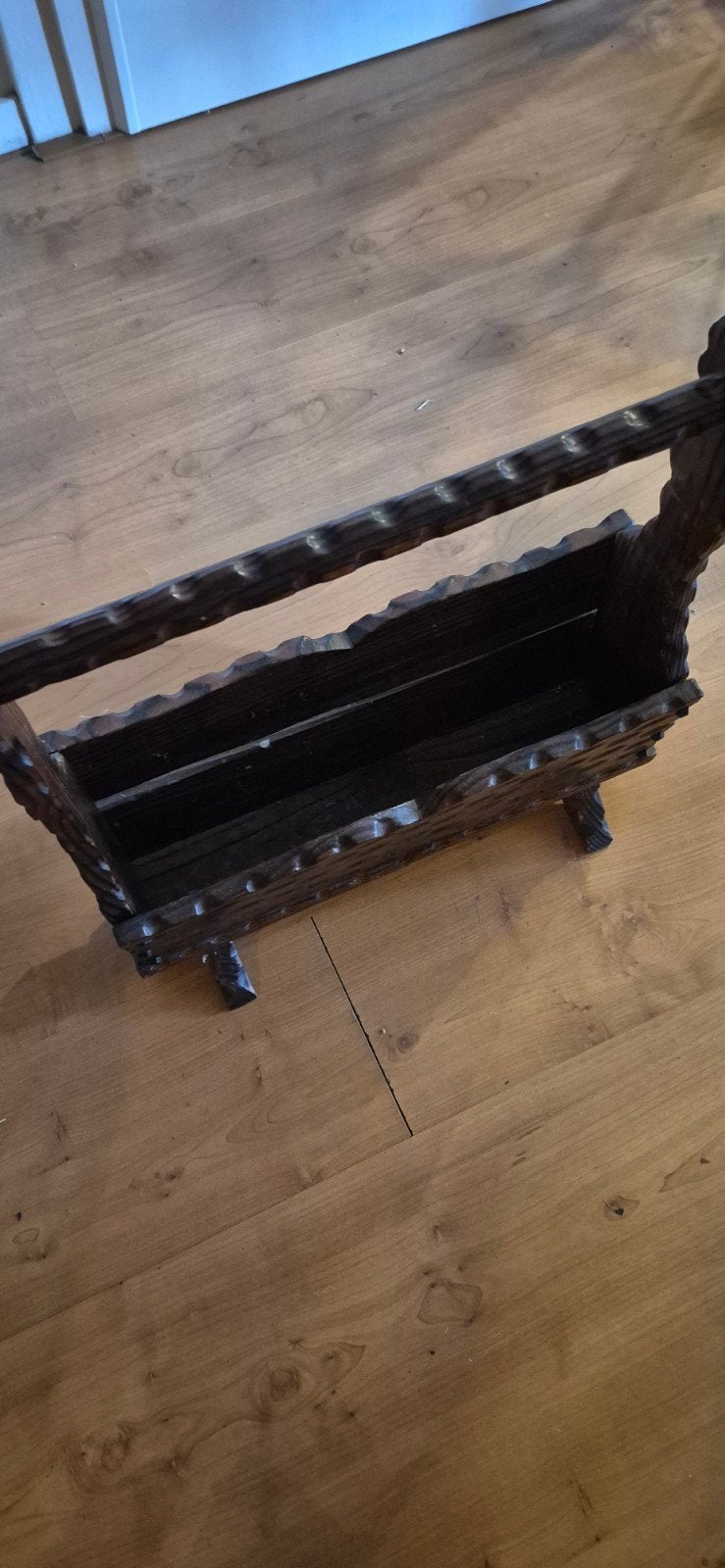 Vintage houten krantenbak - Goede staat, Huis en Inrichting, Gebruikt, Hout, Krantenbak, Vintage