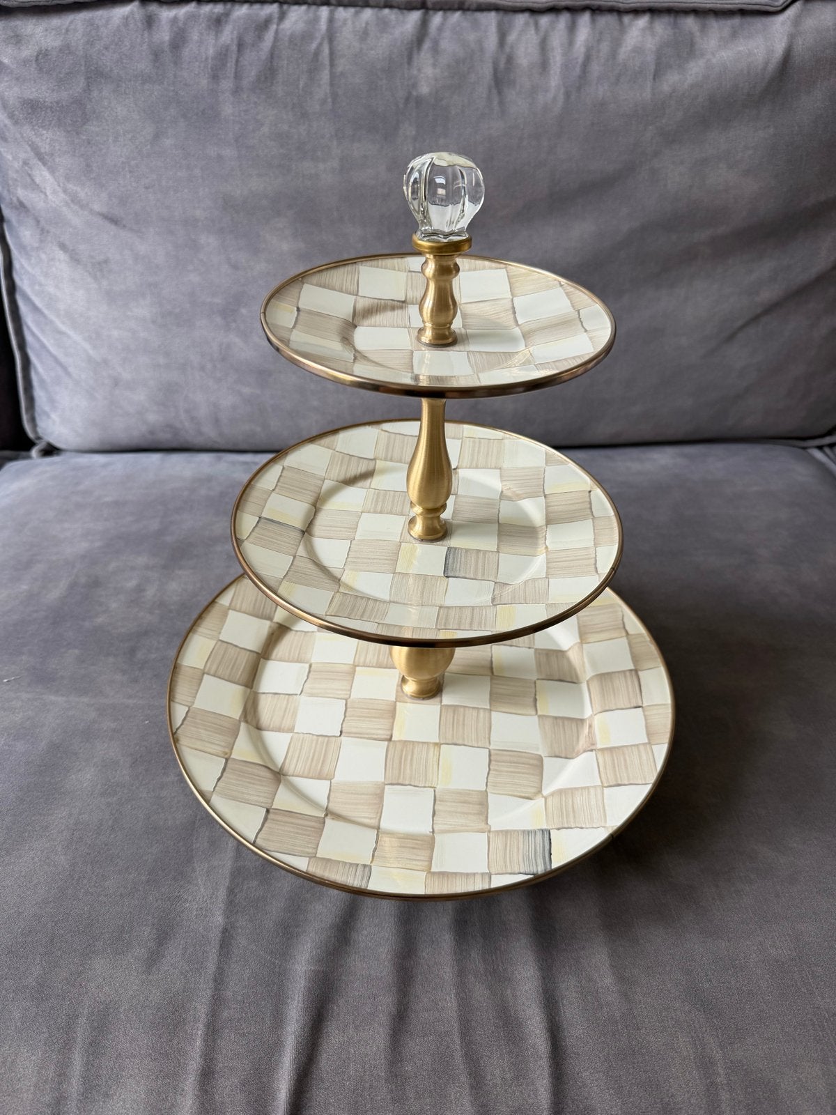 Mackenzie Childs Elegante etagère met 3 lagen Nieuw, Nieuw, Ophalen of Verzenden, Schaal of Schalen, Overige stijlen