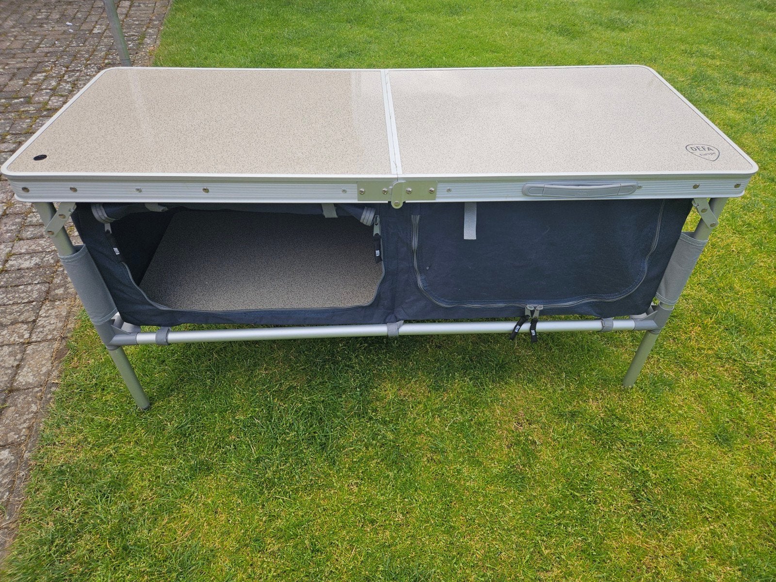 DEFA camping kast, Caravans en Kamperen, Kampeermeubelen, Ophalen of Verzenden, Campingkast