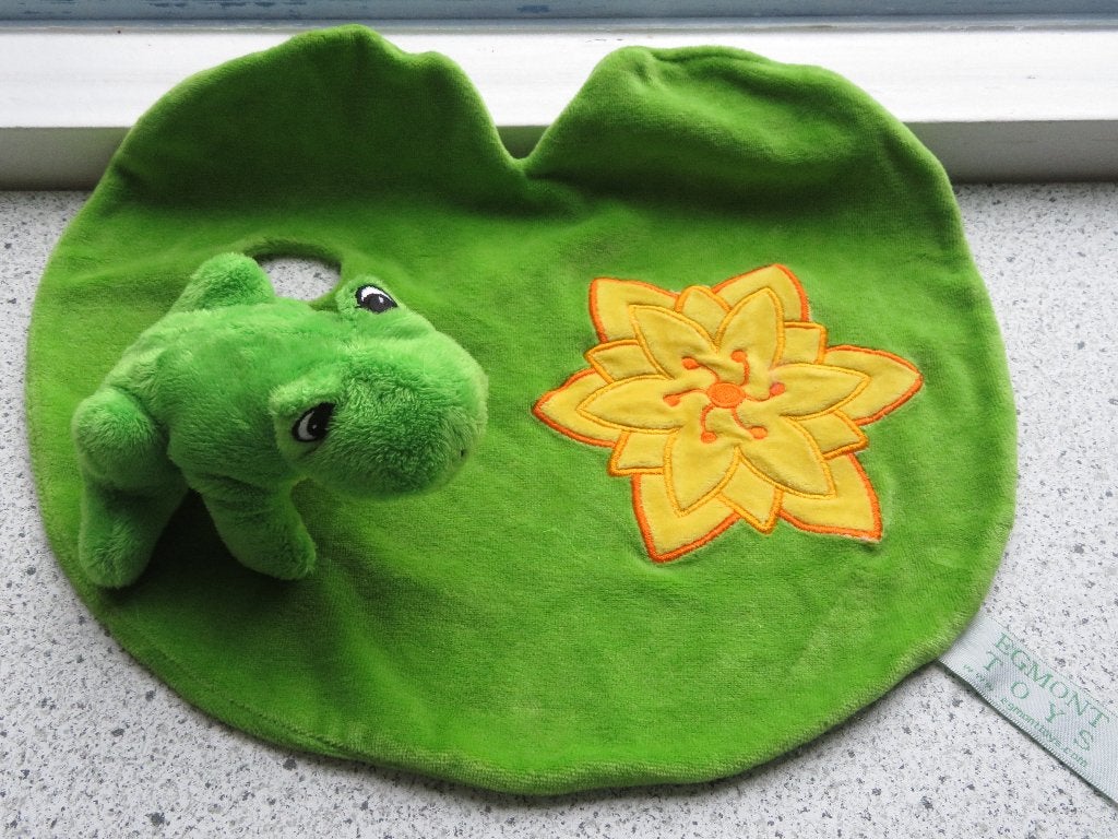 Knuffeldoek zacht groen velours blad waterlelie met kikker, Kikker, Groen, Ophalen of Verzenden, Zo goed als nieuw