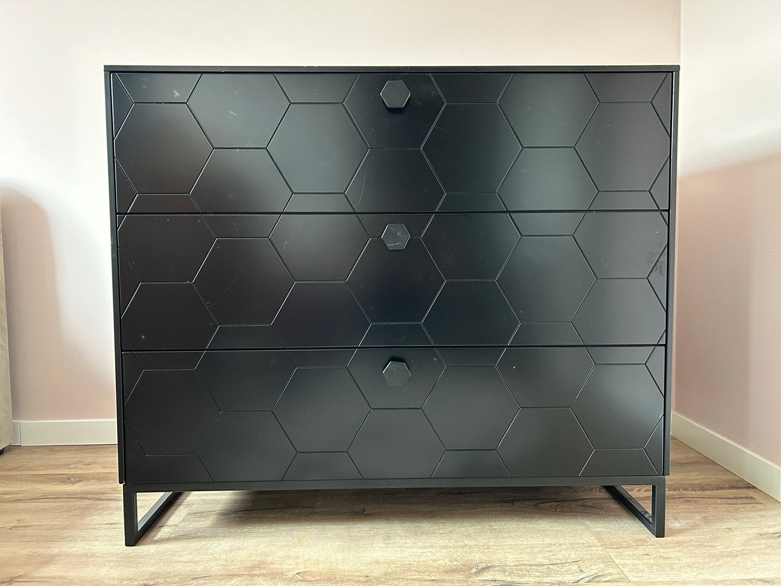 Zwarte maatwerk Commode/ladekast met hexagon patroon 3 lades, Gebruikt, 100 tot 150 cm, 100 tot 150 cm, Maatwerk