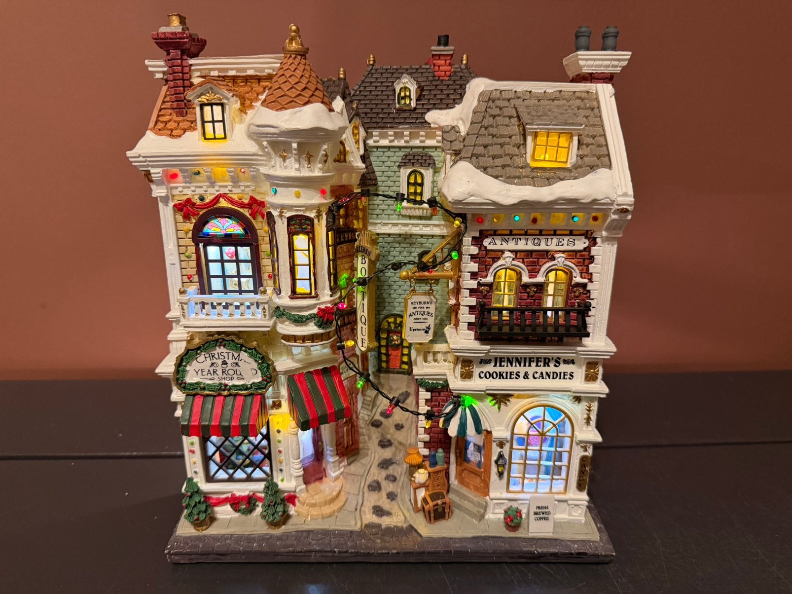 Lemax Villages shops. (Façades) KERSTDORP, Ophalen of Verzenden, Zo goed als nieuw