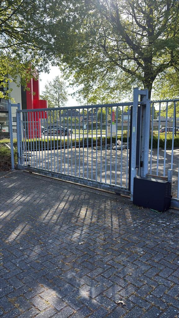 Elektrische hekwerk schuifpoort hek hekken, Tuin en Terras, Tuinhekken en Hekwerk, Ophalen of Verzenden, Zo goed als nieuw, IJzer