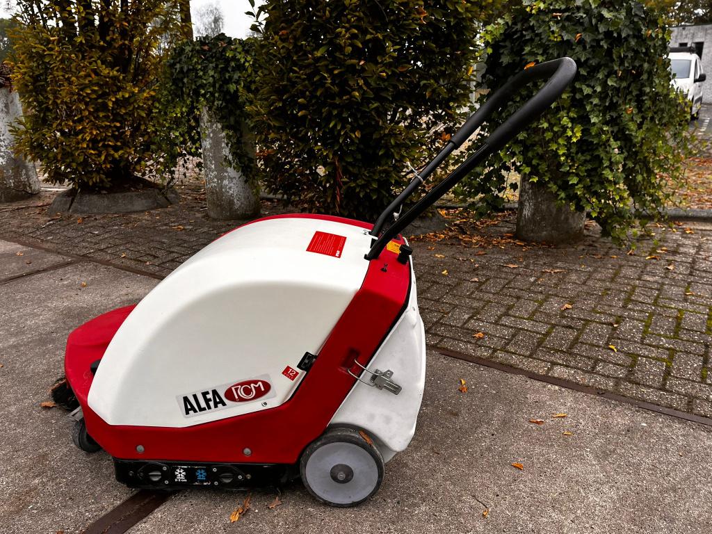 RCM ALFA E Veegmachine, Ophalen, Zo goed als nieuw, RCM