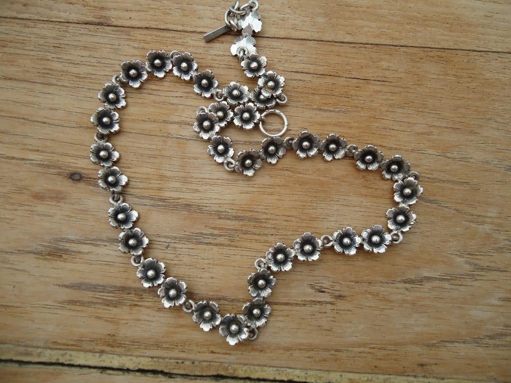 mooie echt zilveren bloemetjes ketting NE FROM denmark 925, Ophalen of Verzenden, Zo goed als nieuw, Zilver, Zilver