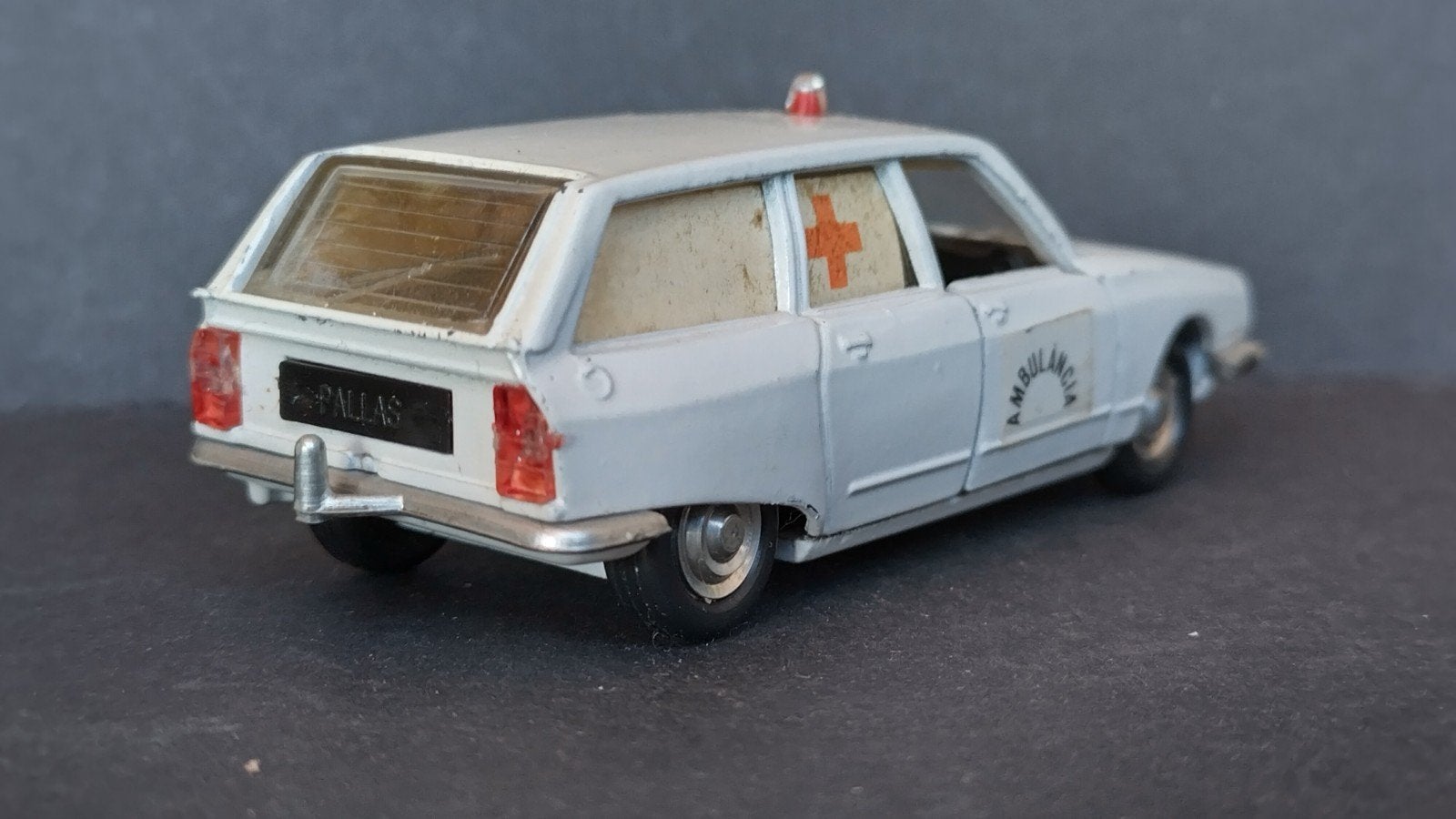 Citroen GS Break 1220.ambulance 1:43 Luso Toys Pol, Overige merken, Auto, Verzenden, .