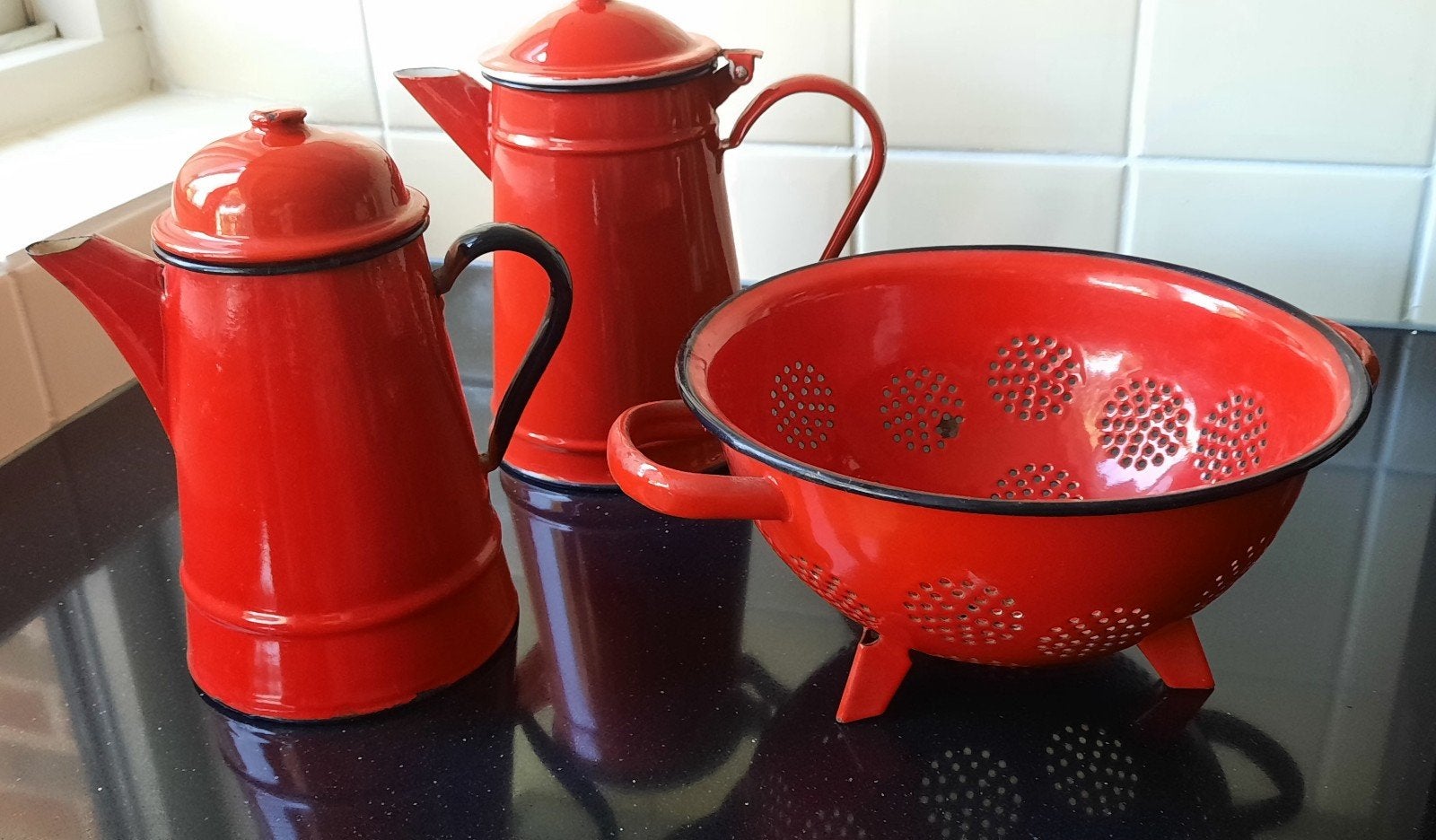 Vintage Rood Emaille Keukenset: 2 Koffiekannen & Vergiet, Ophalen of Verzenden