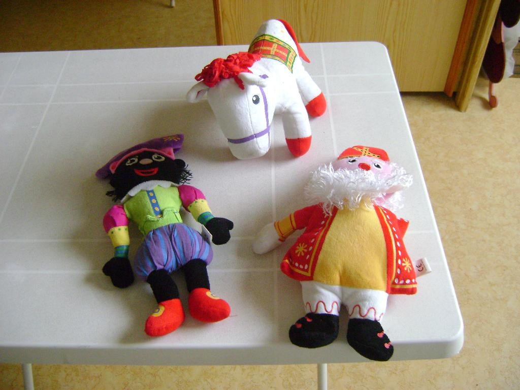 pluche sinterklaas 34l zwarte piet 33l  en paard 25lx18hoog, Ophalen of Verzenden, Zo goed als nieuw