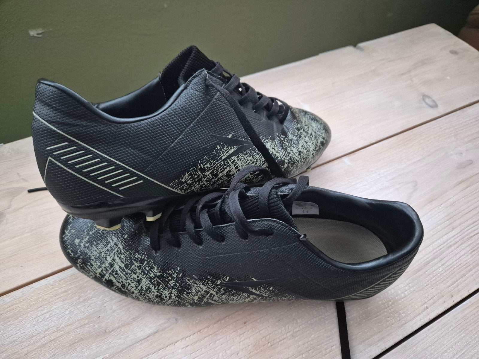 voetbalschoenen maat 44, Maat XS of kleiner, Ophalen of Verzenden, Gebruikt, Schoenen