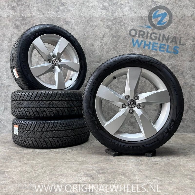 17 inch originele velgen + winterbanden VW T-Cross Taigo, Gebruikt, -, -, Banden en Velgen
