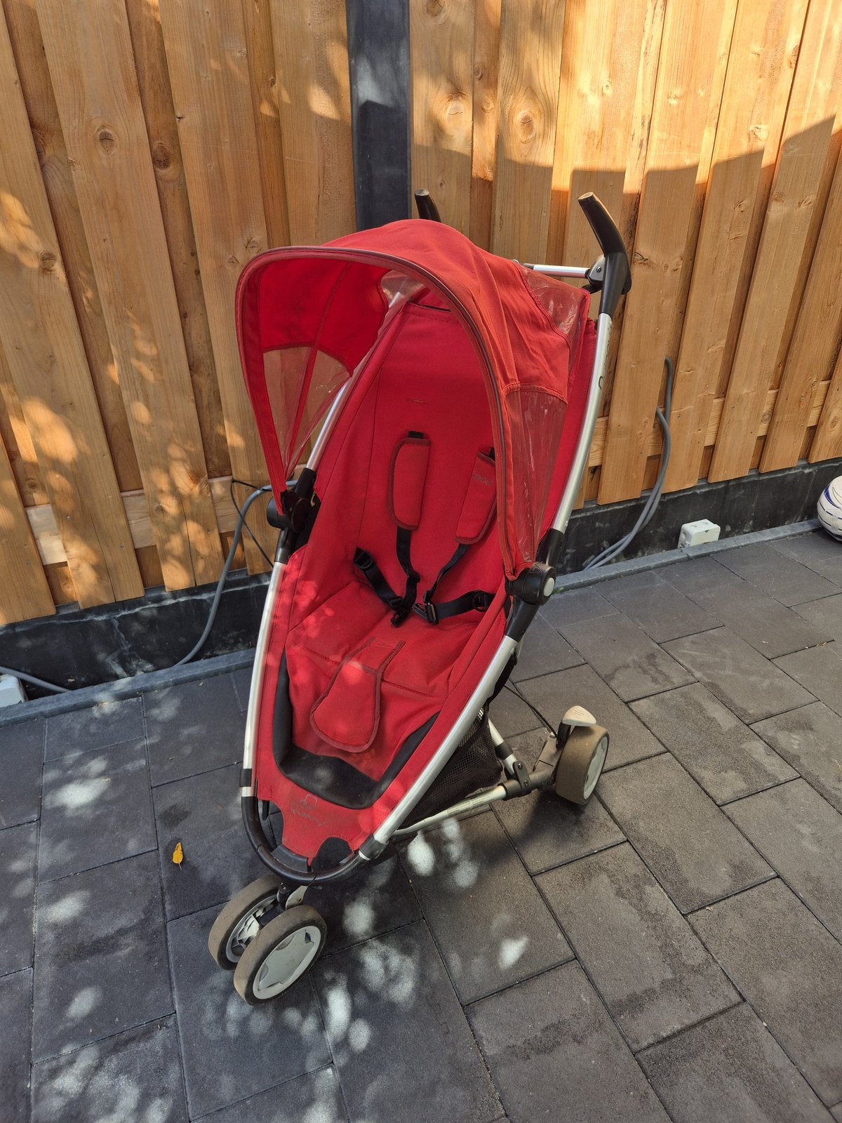 Quinny zapp buggy rood regenhoes, Kinderen en Baby's, Buggy's, Ophalen, Gebruikt, Quinny, Regenhoes