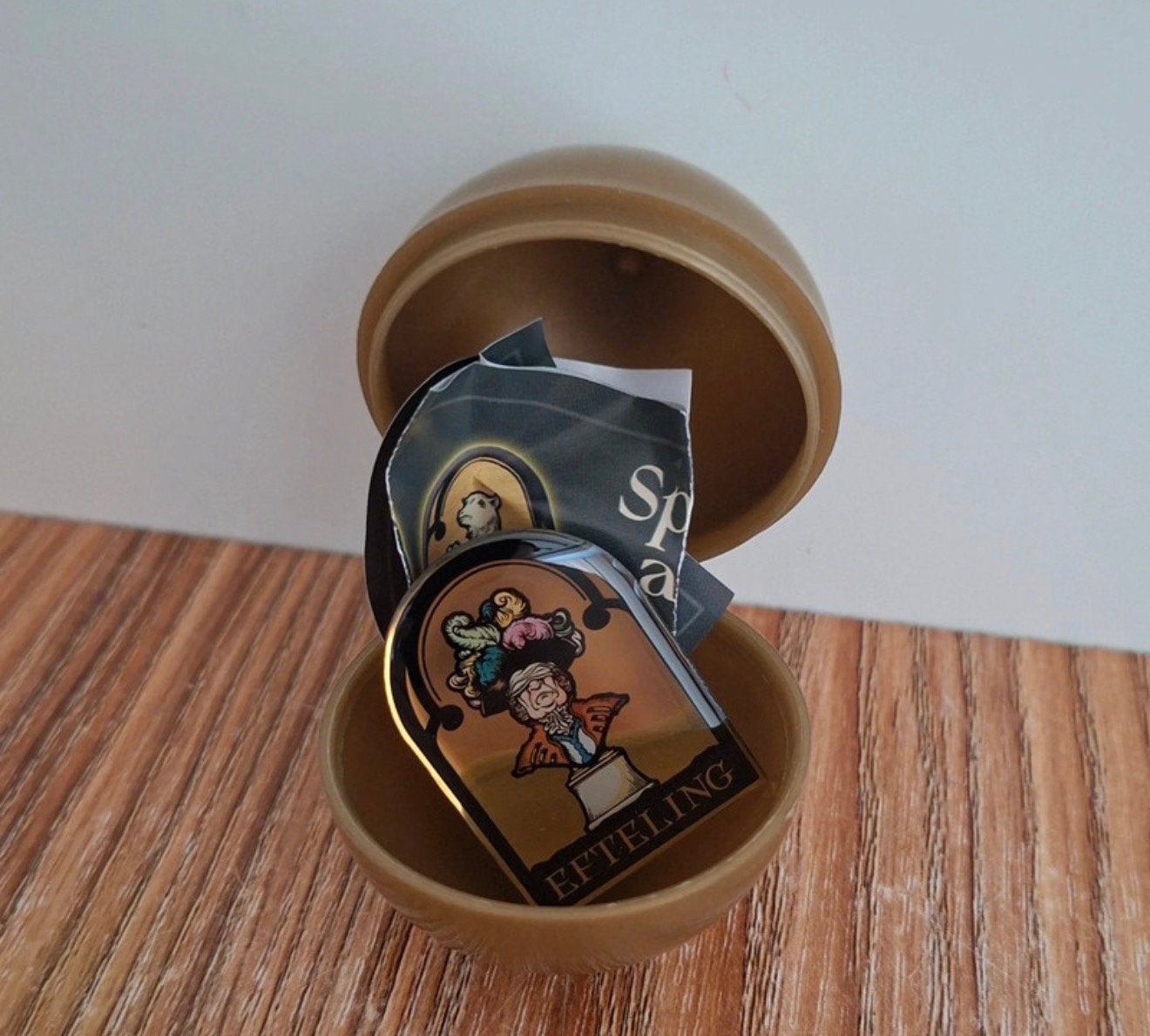 Efteling Pin Smidje Kogeloog verzamelpin origineel doosje, Ophalen of Verzenden, Zo goed als nieuw, Button of Speldje