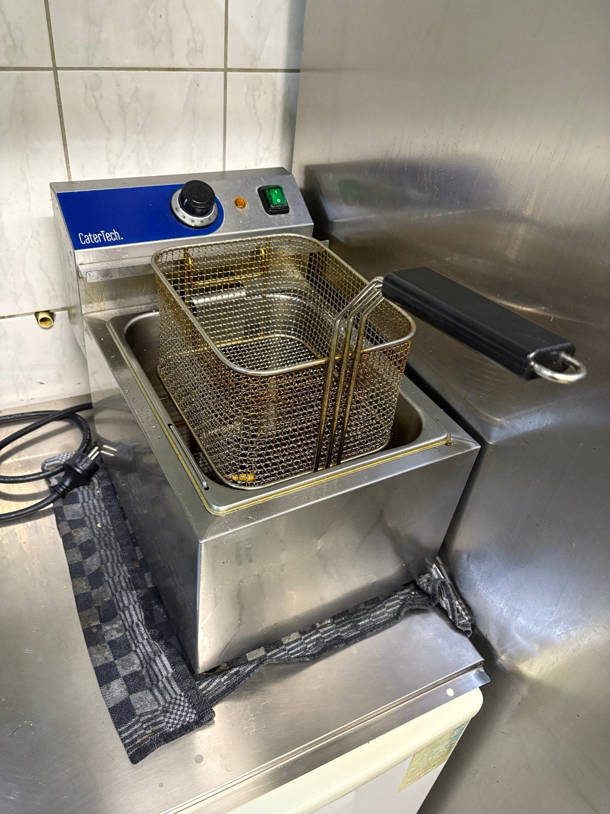 Horeca Keukenapparatuur: Frituurpan, Oven, Koelwerkbank, Koe, Ophalen, Gebruikt, Fornuis, Frituur en Grillen
