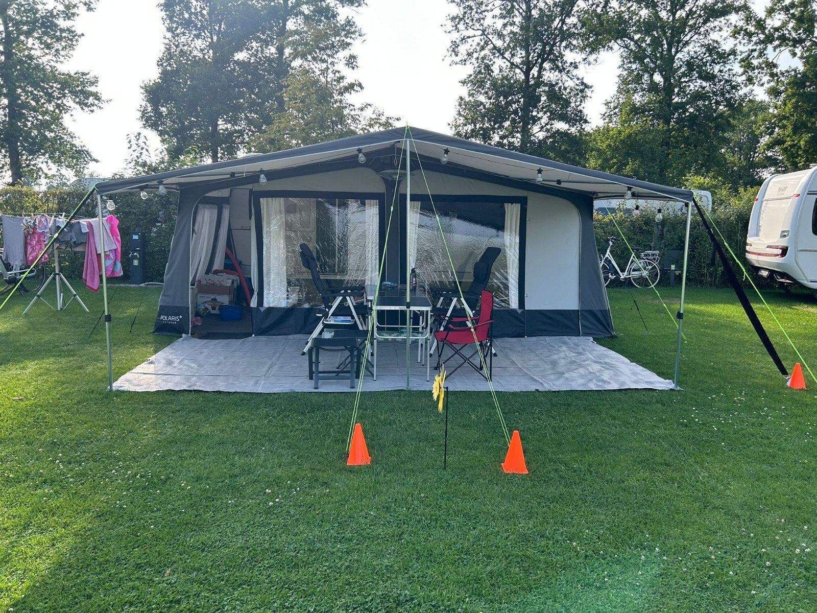 Foto 2 van Voortent,luifel en uitbouw Polaris 300. Omloop 13(950-975).
