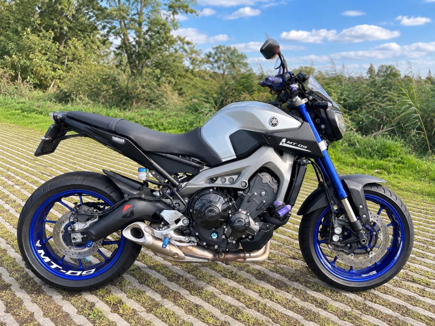 NETTE Yamaha mt 09, Naked bike