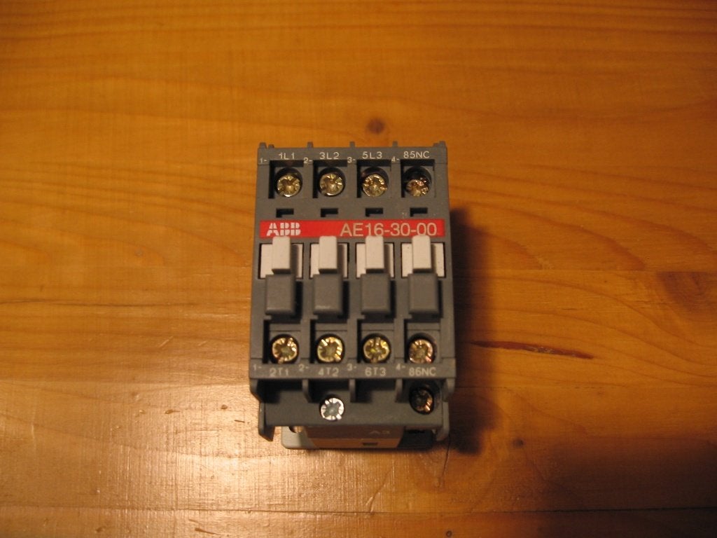 ABB magneetschakelaar AE16-30-00 relais., Ophalen of Verzenden, Gebruikt