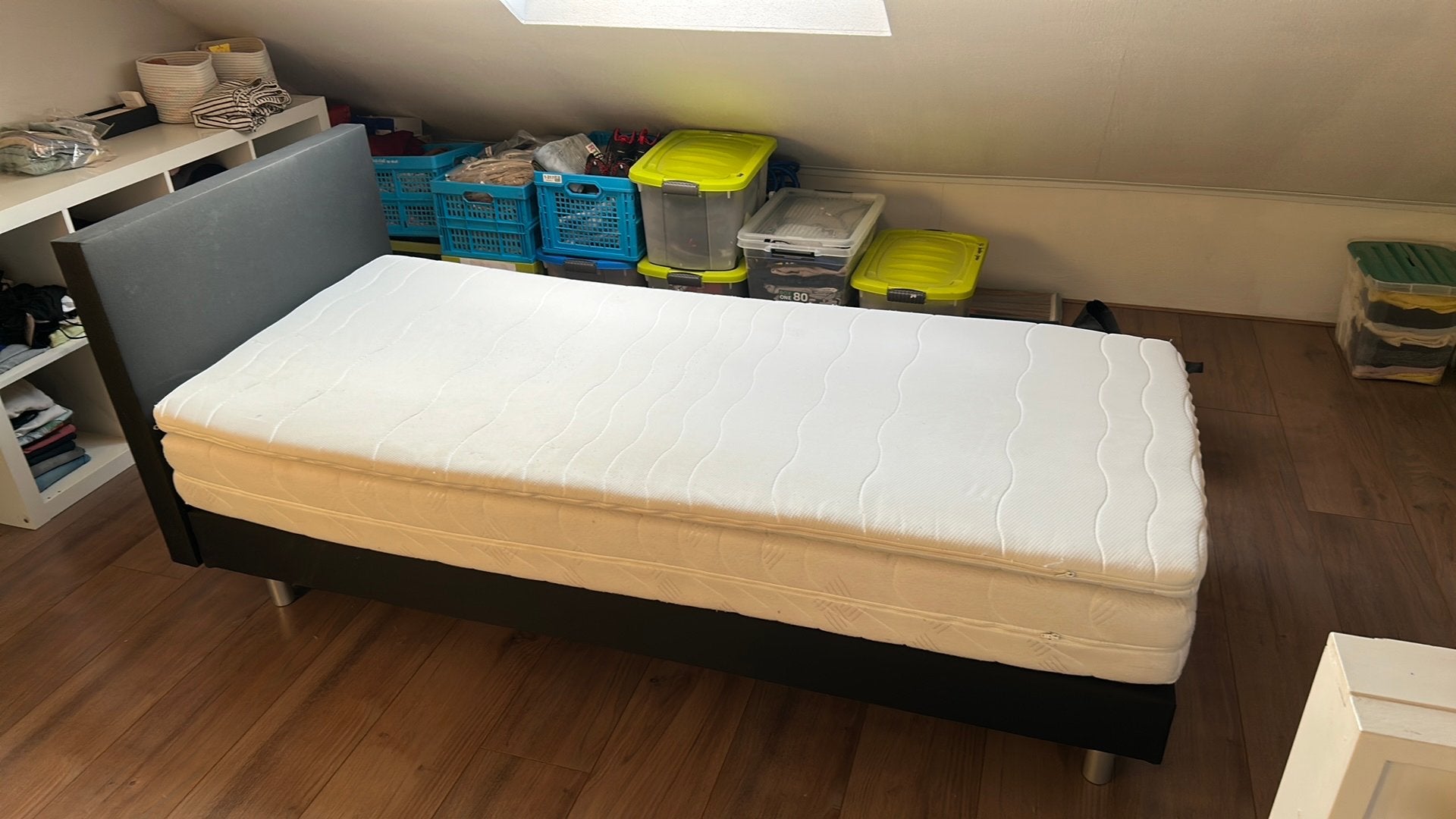 Boxspring 200x90 met matras , hoofdbord en topper, Huis en Inrichting, Ophalen, Zo goed als nieuw, Eenpersoons, 90 cm