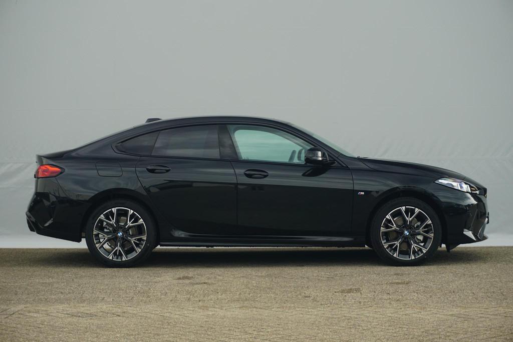BMW 2 Serie Gran Coupé 220 M Sport Design 18'' / Stuurwielr, Auto's, Euro 6, Met garantie (alle), Zwart, Origineel Nederlands