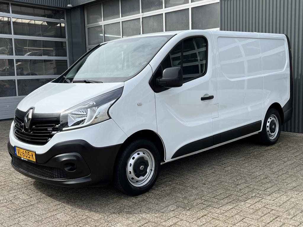 Renault Trafic 1.6 dCi L1H1 Airco Cruise control Parkeersens, Auto's, Bestelauto's, Voorwielaandrijving, Euro 5, Gebruikt, 4 cilinders