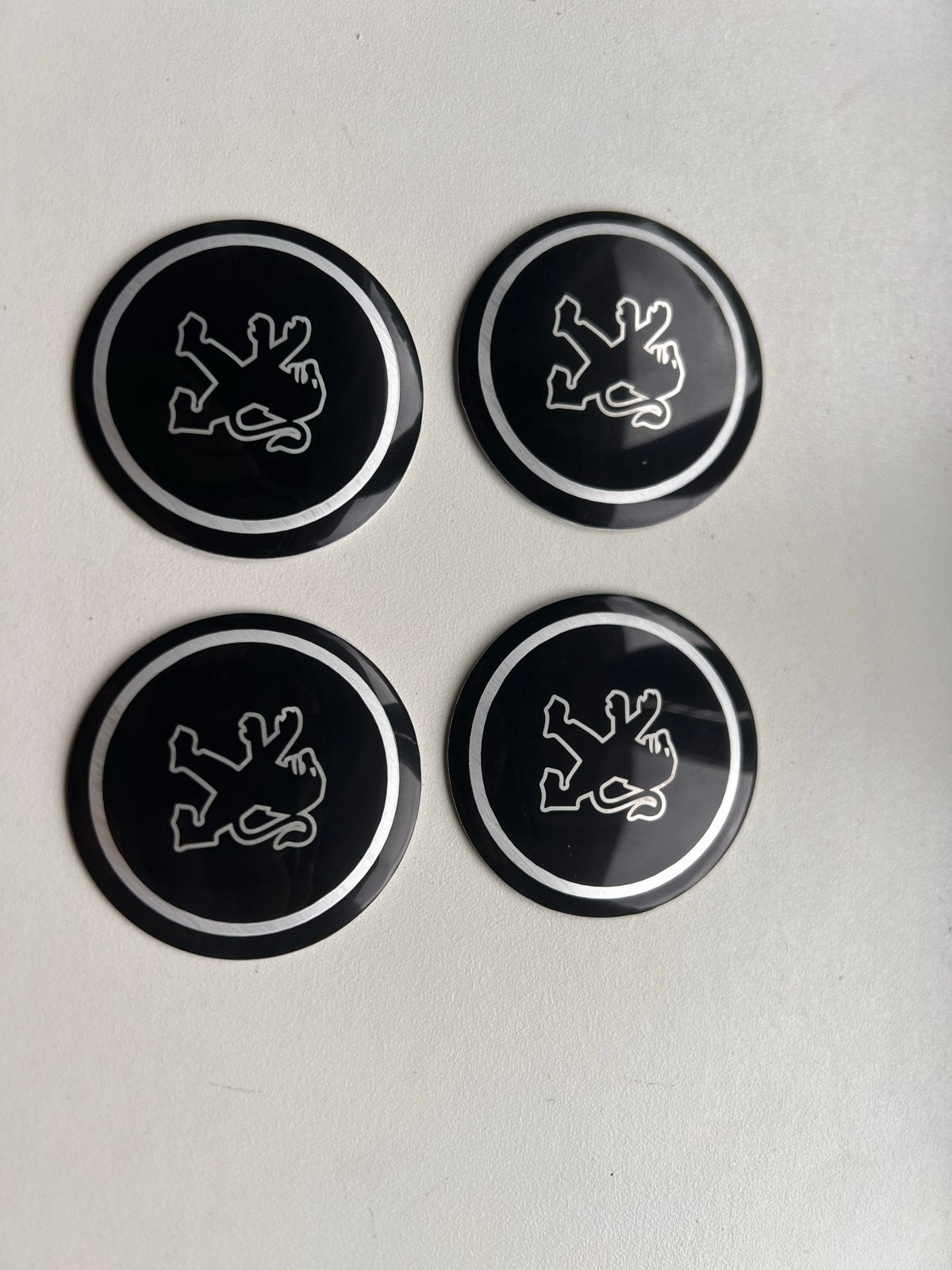 60 mm metalen naafkap stickers Peugeot, Auto diversen, Ophalen of Verzenden