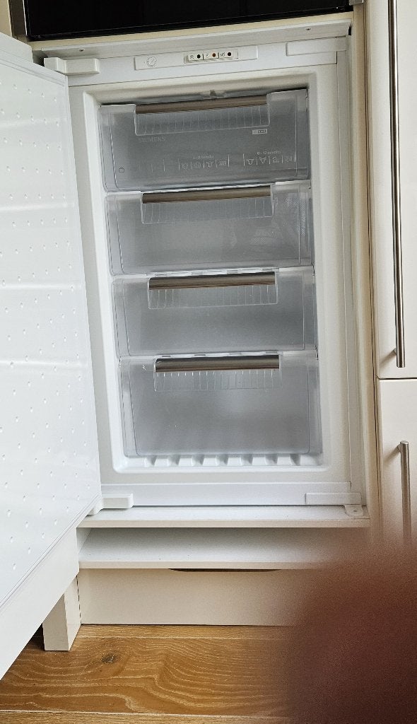 Siemens vriezer voor inbouw, Witgoed en Apparatuur, Vriezers en Diepvrieskisten, Gebruikt, Minder dan 60 cm, Energieklasse A of zuiniger