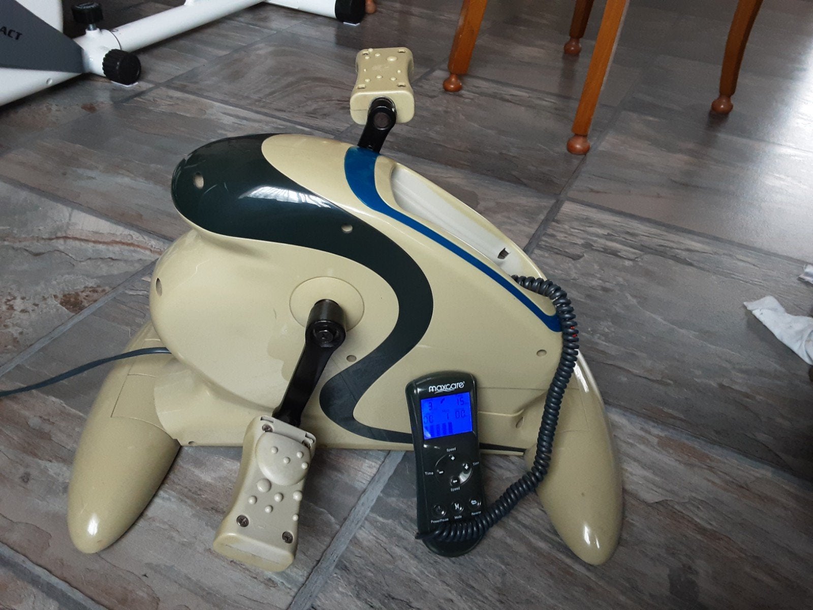hometrainer voor revalidatie met  verschillende programma's, Ophalen, Kunststof, Zo goed als nieuw, Stoelfiets
