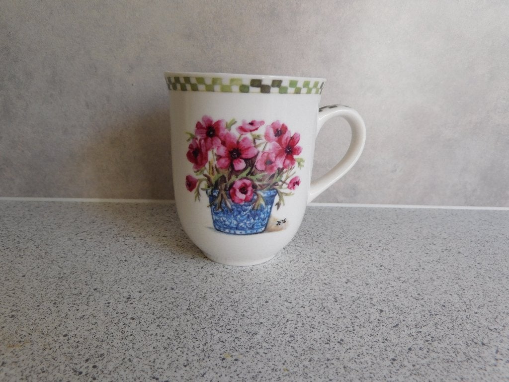 Mok 10x8 cm. Bouquet Anemone JET by ter Steege, Zo goed als nieuw, Overige stijlen, Jet by Ter Steege, Porselein